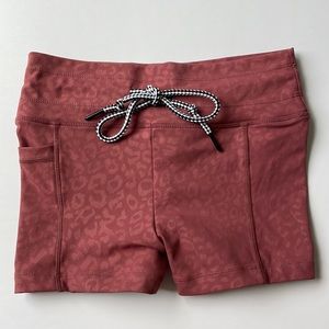 CB hybrid street shorts in rosè panther